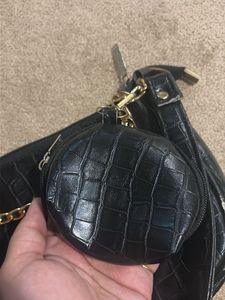 selling my divis leather like hobo bag