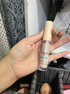 Revolution IRL Filter Finish Concealer
