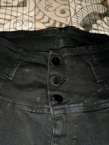Black High-Waisted Jeans
