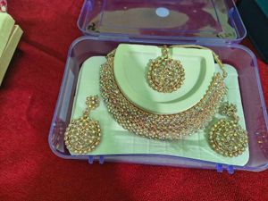 Sparkling Necklace and Earring Set