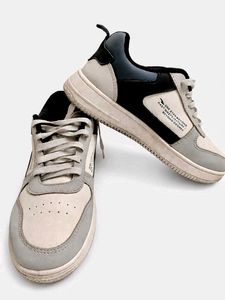 mens sneaker