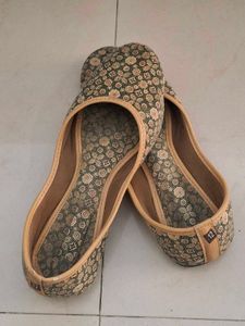 Juttis - Flat Sandals