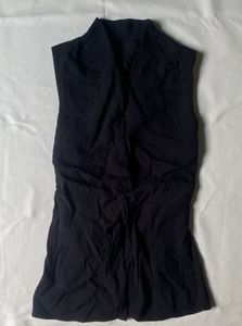 Chic Black Twist Front Sleeveless Top