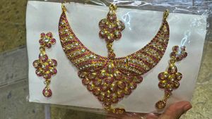 Exquisite Diamond Necklace &amp; Earring Set