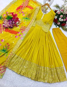 CHINON SILK BEAUTIFUL GOWN SET