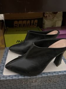 Chic Black Mules - Elegant Heels