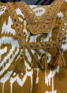 v- neck kurta set with dupatta
