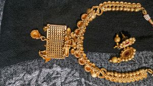 Mat finish Jewellery Set And 3 Pendent Se