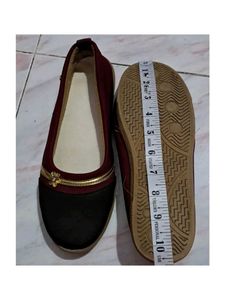 Stylish Burgundy &amp; Black Ballet Flats