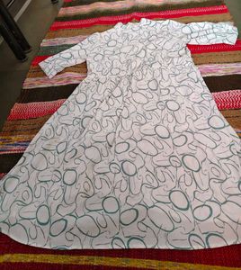 Flowy White &amp; Teal Abstract Print Dress