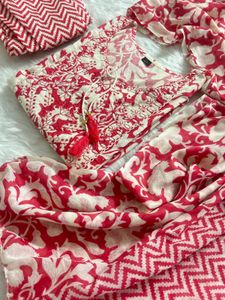 Elegant Red &amp; White Kurta Set