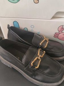 Chic Black Loafers