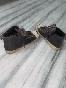 Korean High-top Sneakers with Star Detail