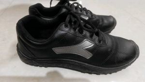 sports shoes