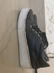 Black Fashion Sneakers