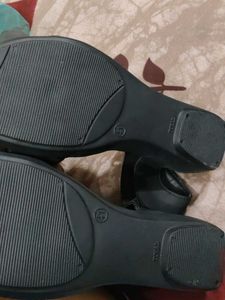 unused Stylish Black Wedge Sandals