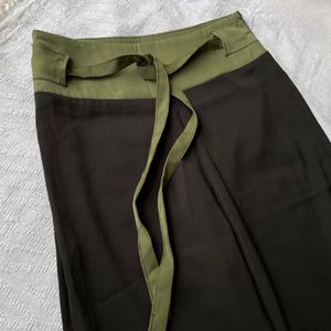 Highwaisted Bell Bottom / Baggy Fit Black Pants