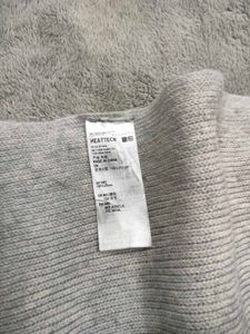 Uniqlo Soft Grey Scarf