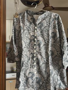 Elegant Paisley Print Kurta