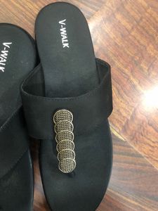 V-Walk Black Slippers