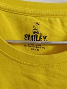 Smiley Face Yellow Sweatshirt🌞🌞🌞😀