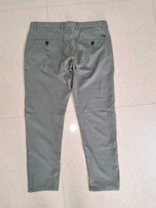 Classic Men's Olive Green Chinos