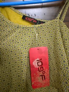 109°F Women’s One-Shoulder Top | Size M |