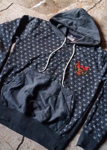 Non Used Branded New Huddy