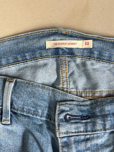 Levi's Light Wash Jeans