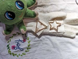 2 Set Of Geometric Hair Clips