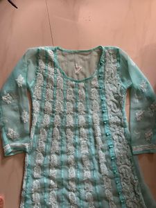 Beautiful Chikankari Kurta Set (2 pcs)