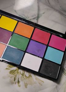 Vibrant 15 Color Eyeshadow Palette