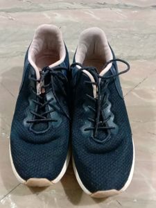 Women Sports Shoes Size 6