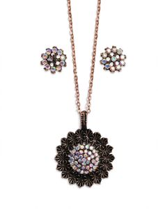 Stunning Flower Pendant Necklace & Earrings Set