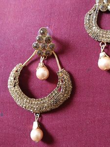 Elegant Pearl &amp; Crystal Hoop Earrings n mang tika