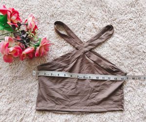 Shein : Chic Halter Neck Crop Top