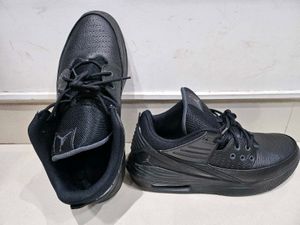 Black Jordan Max Aura 5 Sneakers