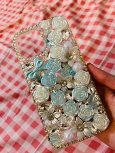 Elegant Floral Embellished Case-  IPhone 13/14