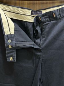 Classic Navy Cropped Pants