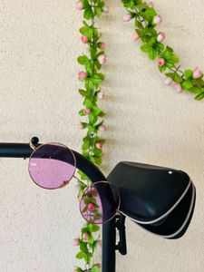 Round Sunglasses with Case