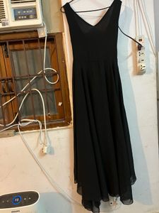 Elegant Black V-back  Midi Dress
