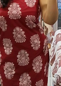 Elegant Sleeveless Red Paisley Kurta