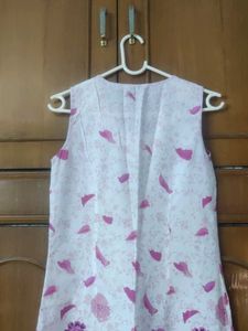 Aurelia Sleeveless Kurta