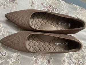 VIVAIA Pointed-Toe Wedge