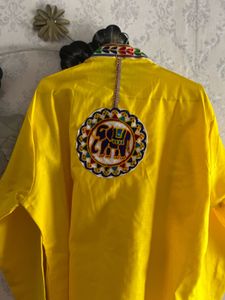 kuchhi work Navratri men kurta