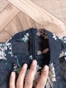 Black Top Flower Printed With Matching Scrunchie