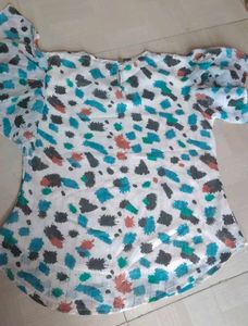 Stylish Printed Puff Sleeve Top