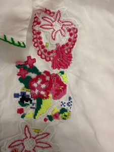 Embroidered Flowly top🌸🌼🪻