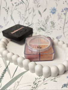 Huda Beauty loose Powder