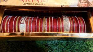 BRIDAL CHOORA WITH BOX
